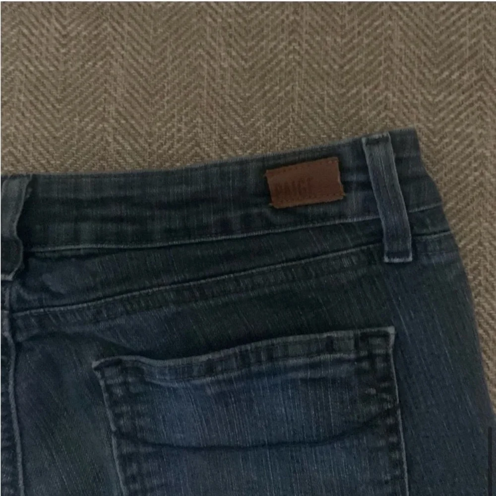 Excellent Preowned Condition Paige Skyline Skinny Jeans Size 31.